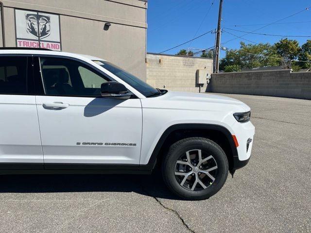 new 2025 Jeep Grand Cherokee car, priced at $42,223