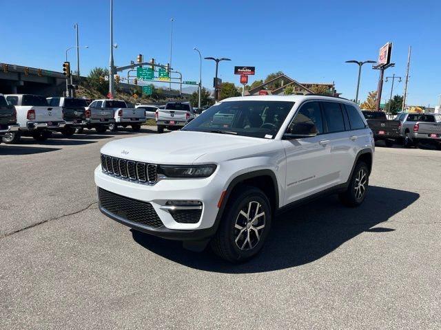 new 2025 Jeep Grand Cherokee car, priced at $42,223