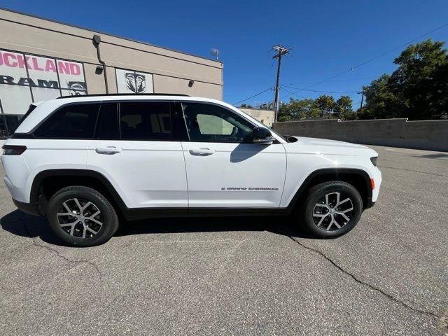 new 2025 Jeep Grand Cherokee car, priced at $42,223