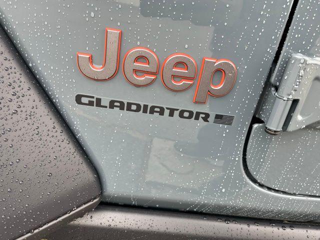 new 2025 Jeep Gladiator car, priced at $50,179