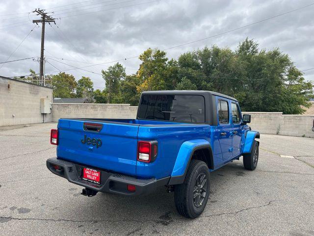 new 2024 Jeep Gladiator car, priced at $38,075