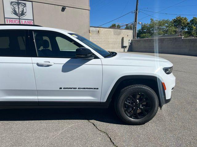 new 2025 Jeep Grand Cherokee L car, priced at $39,864