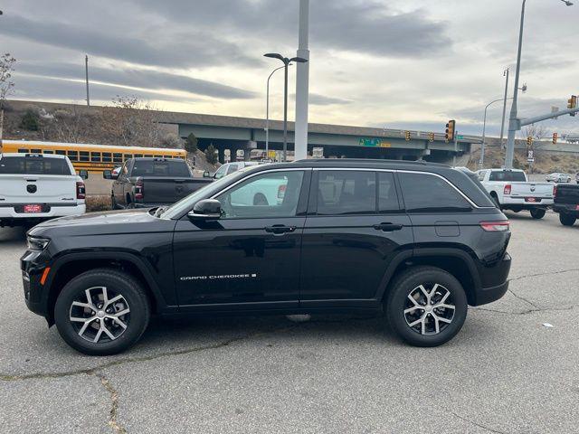 new 2025 Jeep Grand Cherokee car, priced at $42,741