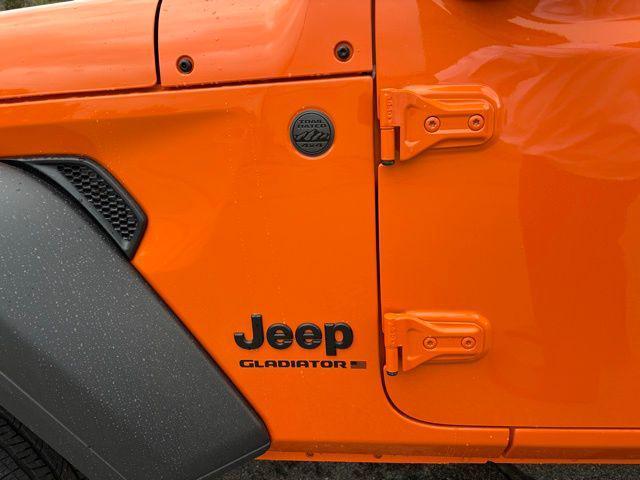 new 2025 Jeep Gladiator car, priced at $38,396