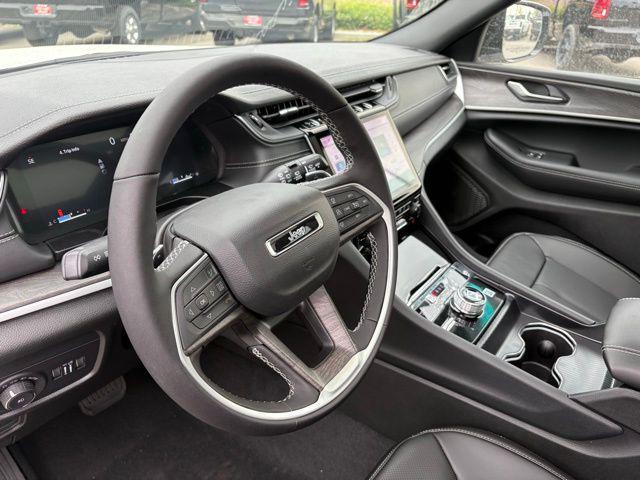 new 2025 Jeep Grand Cherokee car, priced at $45,647