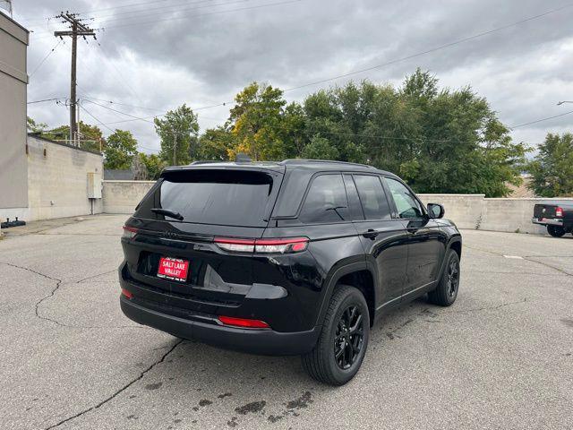 new 2025 Jeep Grand Cherokee car, priced at $38,917