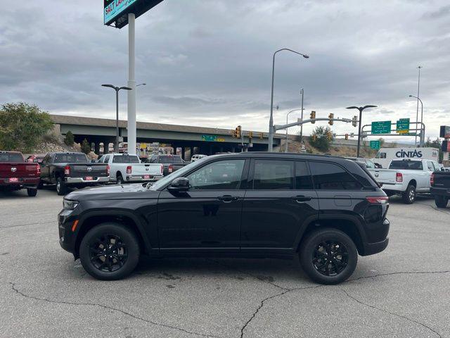 new 2025 Jeep Grand Cherokee car, priced at $38,917