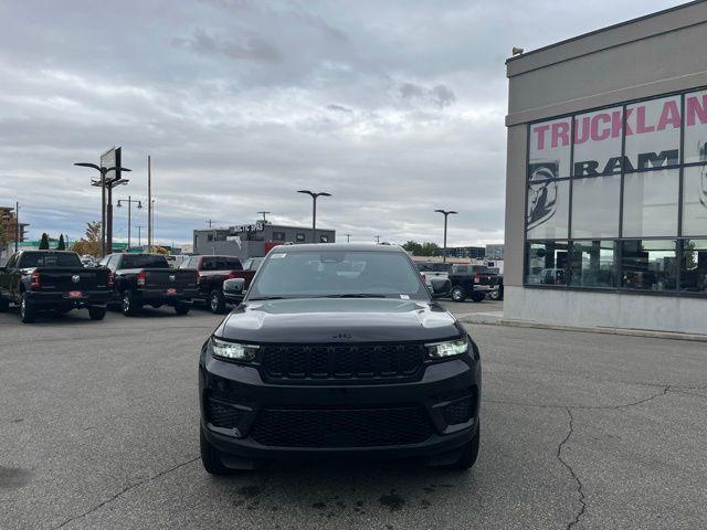 new 2025 Jeep Grand Cherokee car, priced at $38,917