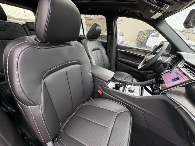 new 2025 Jeep Grand Cherokee car, priced at $46,137