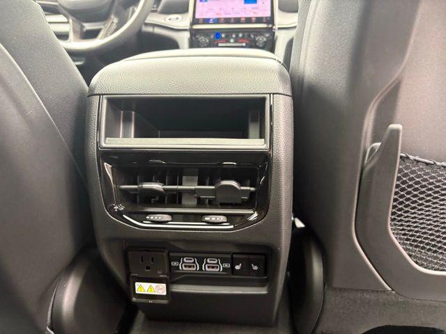 new 2025 Jeep Grand Cherokee car, priced at $46,137
