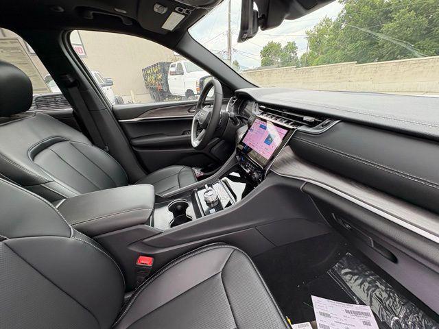 new 2025 Jeep Grand Cherokee car, priced at $46,137
