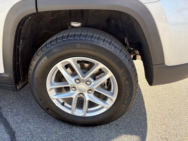 used 2025 Jeep Grand Cherokee car, priced at $36,997
