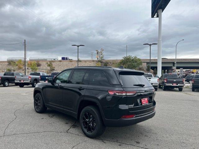 new 2025 Jeep Grand Cherokee car, priced at $40,289