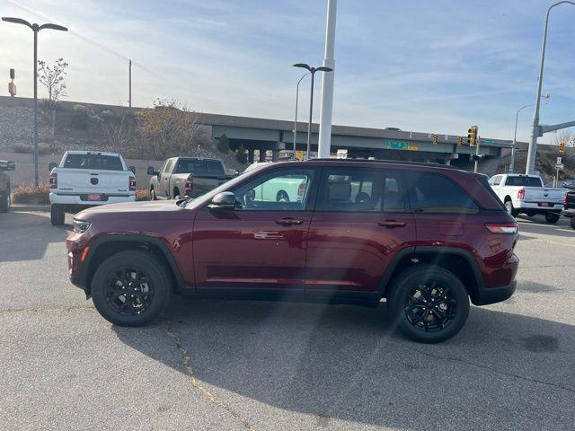 new 2025 Jeep Grand Cherokee car, priced at $38,917