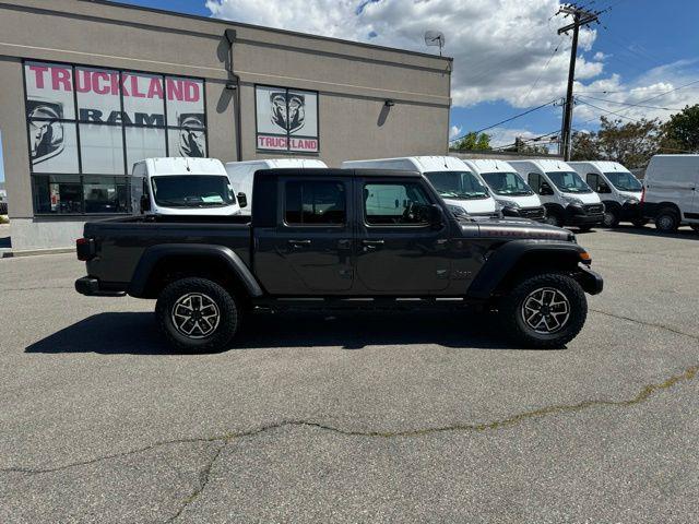 new 2024 Jeep Gladiator car, priced at $49,090