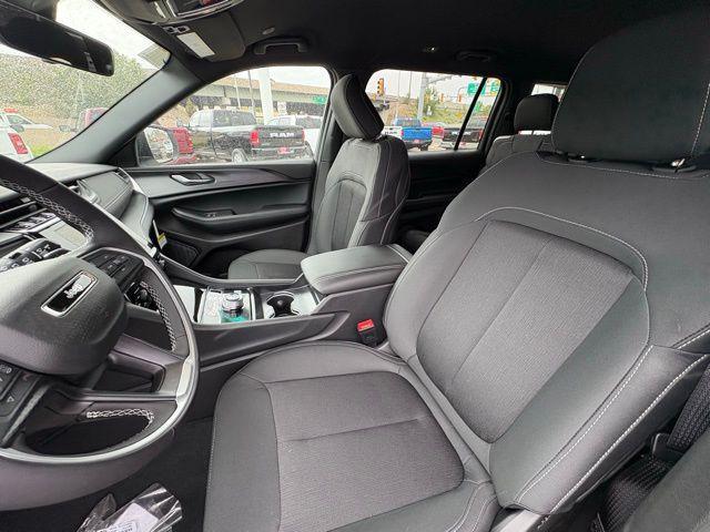 new 2025 Jeep Grand Cherokee L car, priced at $39,111