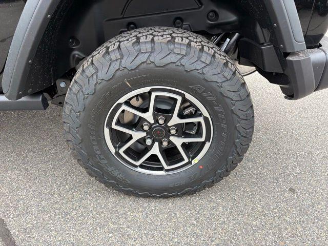 new 2025 Jeep Wrangler car, priced at $53,184