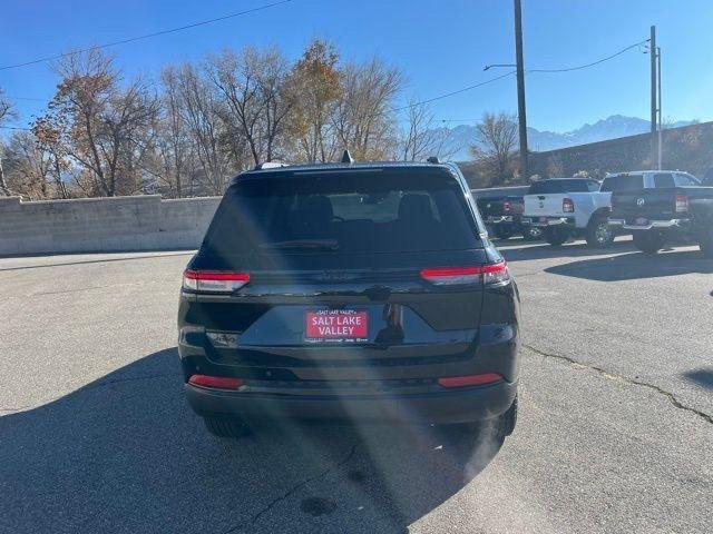 new 2025 Jeep Grand Cherokee car, priced at $38,917