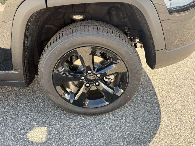 new 2025 Jeep Grand Cherokee car, priced at $45,318