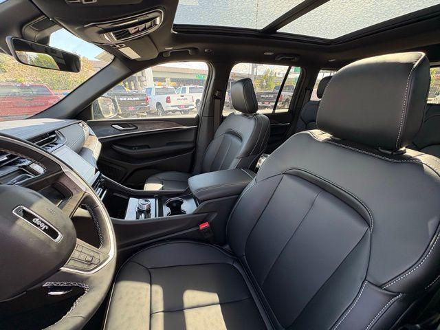 new 2025 Jeep Grand Cherokee car, priced at $45,318