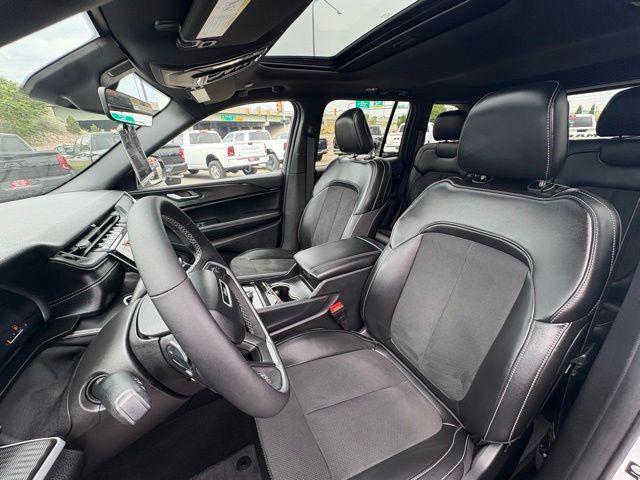 used 2025 Jeep Grand Cherokee car, priced at $41,997
