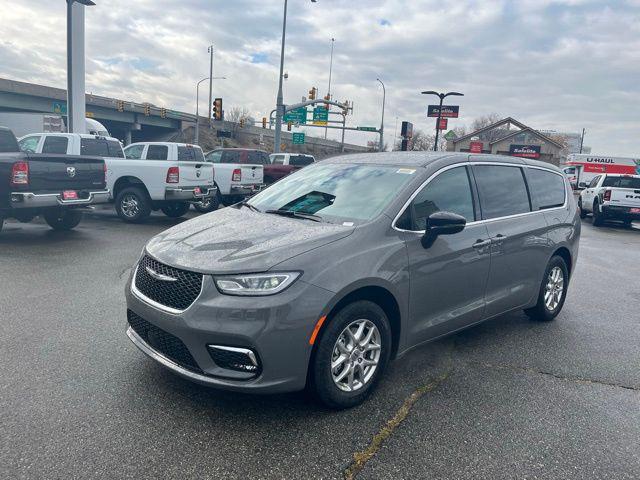 new 2025 Chrysler Pacifica car, priced at $38,055