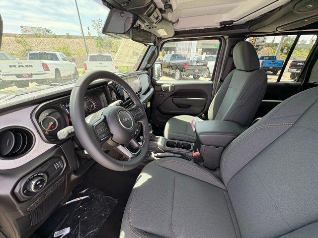 new 2025 Jeep Gladiator car, priced at $38,956