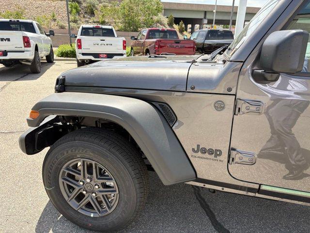 new 2025 Jeep Gladiator car, priced at $38,956