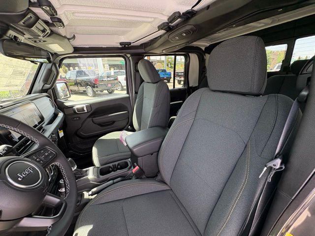 new 2025 Jeep Gladiator car, priced at $38,956