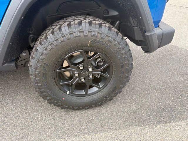 new 2025 Jeep Wrangler car, priced at $43,551
