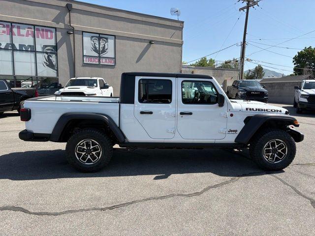new 2025 Jeep Gladiator car, priced at $45,004