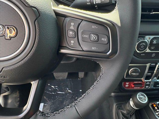 new 2025 Jeep Gladiator car, priced at $45,004