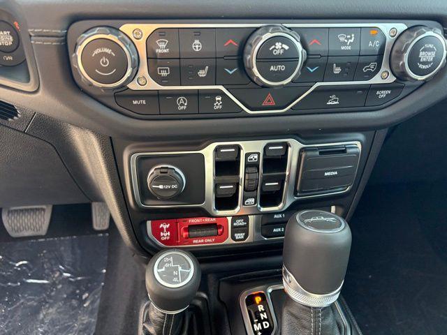 new 2025 Jeep Gladiator car, priced at $45,004
