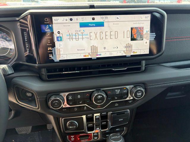 new 2025 Jeep Gladiator car, priced at $45,004