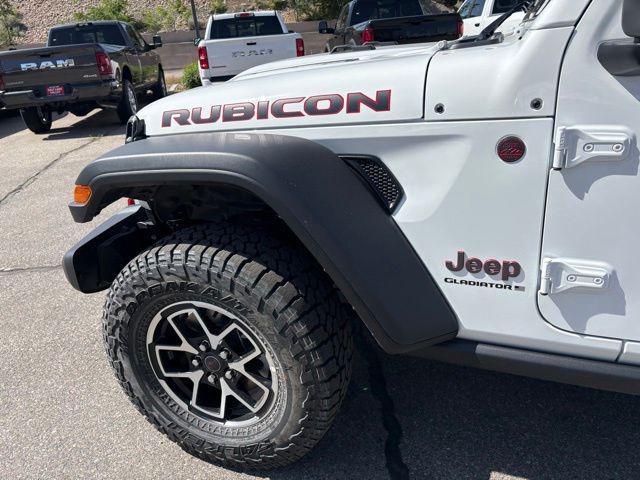 new 2025 Jeep Gladiator car, priced at $45,004
