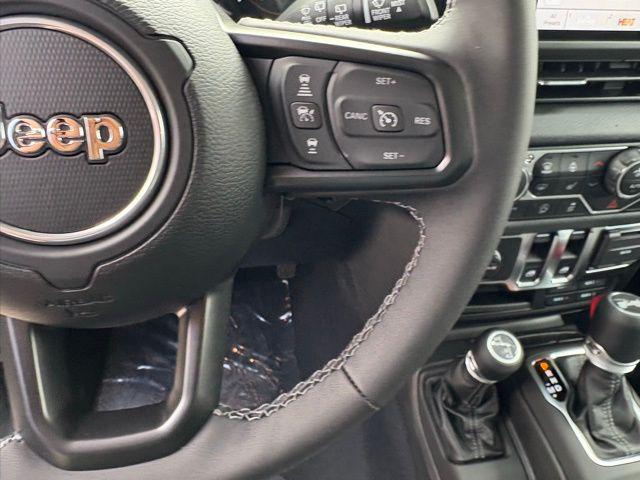 new 2025 Jeep Wrangler car, priced at $37,462