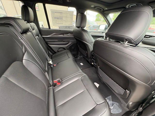 new 2025 Jeep Grand Cherokee car, priced at $46,637