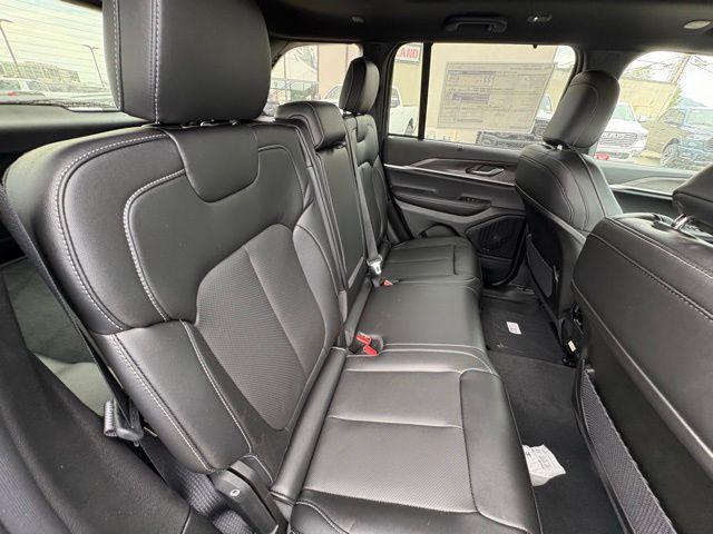 new 2025 Jeep Grand Cherokee car, priced at $46,637