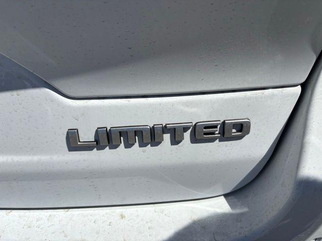 new 2025 Jeep Grand Cherokee car, priced at $40,512