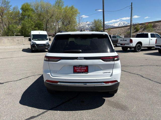 new 2025 Jeep Grand Cherokee car, priced at $40,512