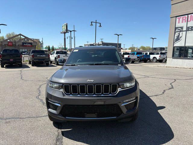new 2025 Jeep Grand Cherokee car, priced at $41,002