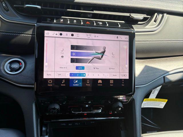 new 2025 Jeep Grand Cherokee car, priced at $40,752