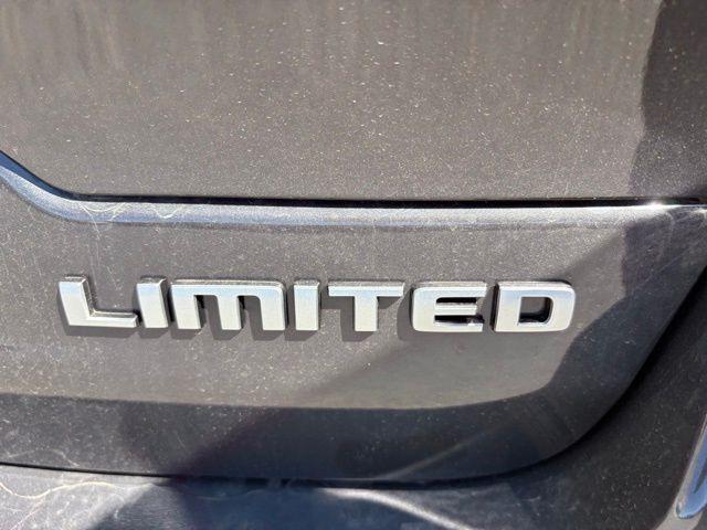 new 2025 Jeep Grand Cherokee car, priced at $41,002