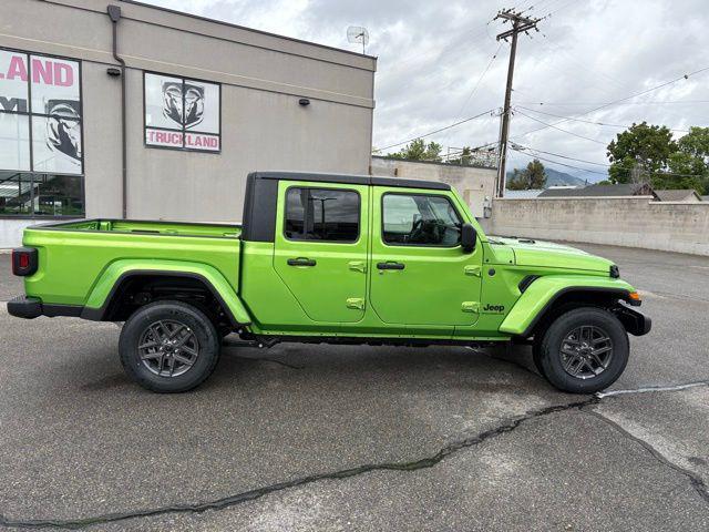 new 2025 Jeep Gladiator car, priced at $42,922