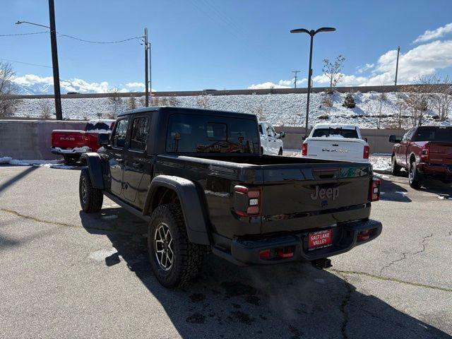 new 2025 Jeep Gladiator car, priced at $47,588