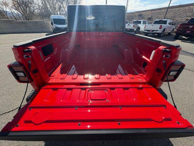 new 2025 Jeep Gladiator car, priced at $46,662