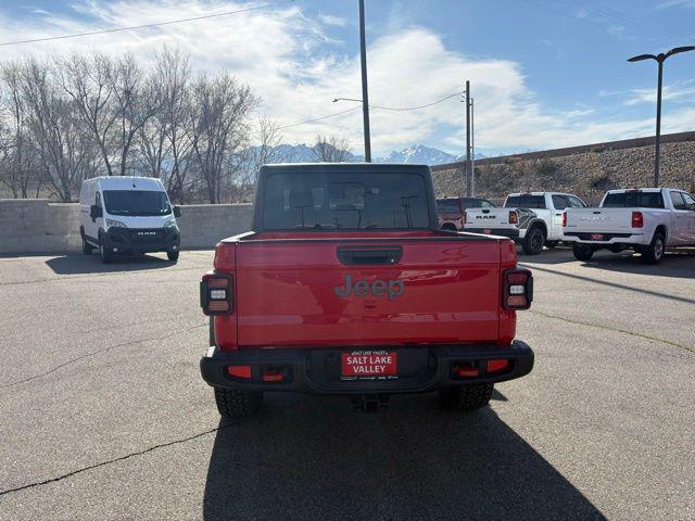 new 2025 Jeep Gladiator car, priced at $47,683