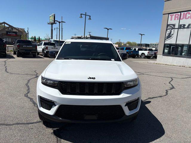 new 2025 Jeep Grand Cherokee car, priced at $44,828