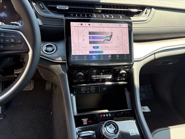 new 2025 Jeep Grand Cherokee car, priced at $44,793
