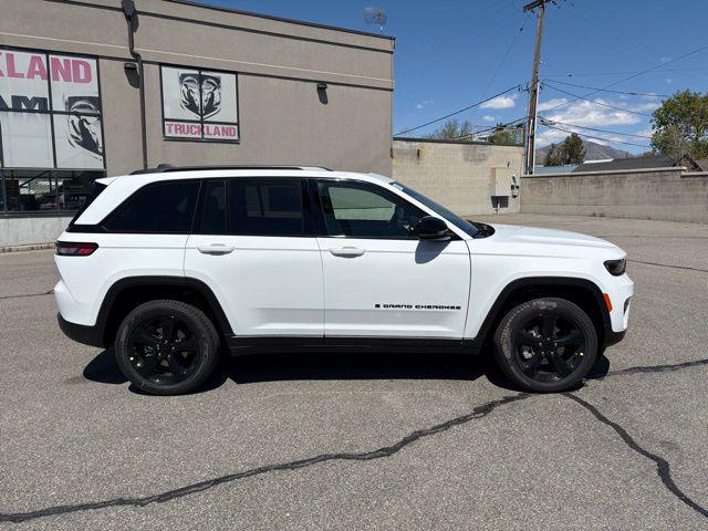 new 2025 Jeep Grand Cherokee car, priced at $44,828
